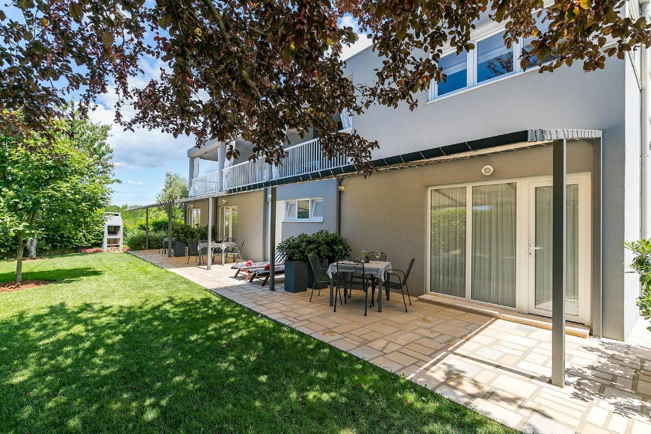 Apartments Dama Porec Exterior photo